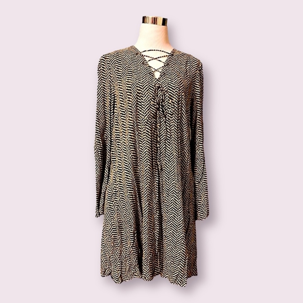 11.1. Tylho Lace-Up Striped 3/4 Sleeve Dress Size S - Picture 2 of 5